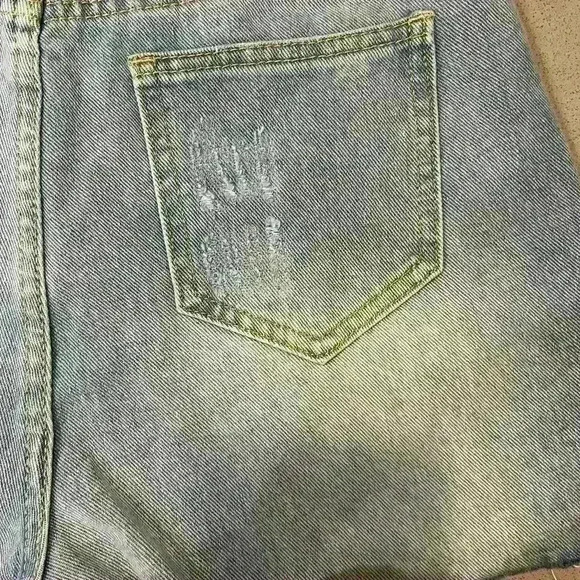 Pretty little thing Jean shorts - Picture 5 of 9